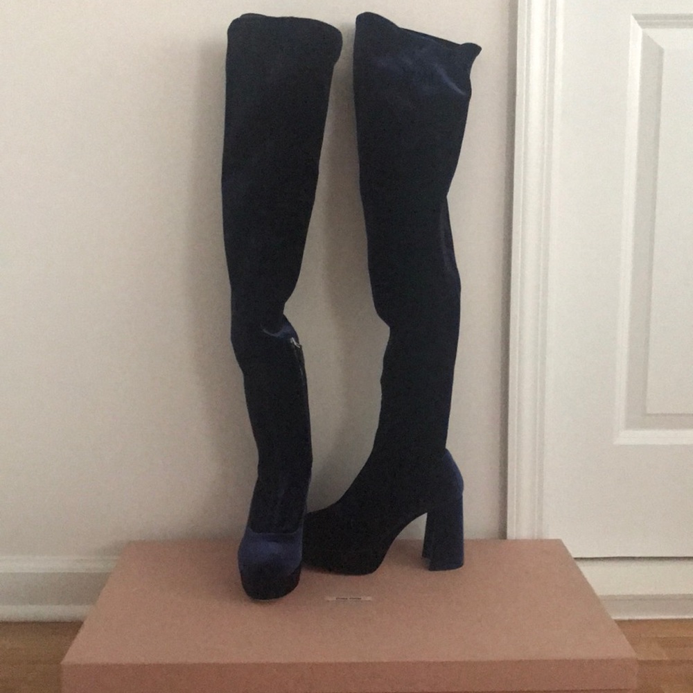 NEW in box Miu Miu velvet boots 36